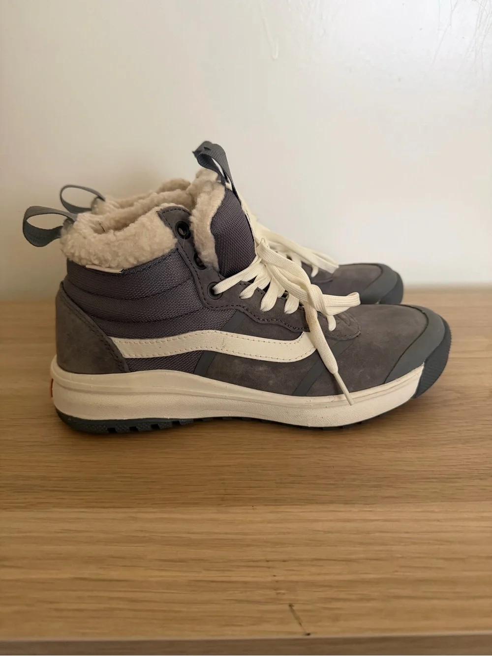 Vans Ultra Range Gray and White Sherpa-Lined Winter High-Top Boots